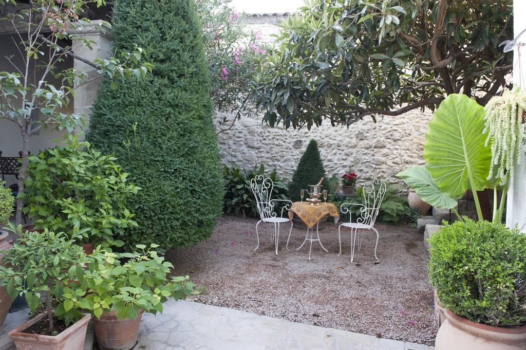 La Maison Du Peintre En Provence Bed & Breakfast Mallemort Exterior photo