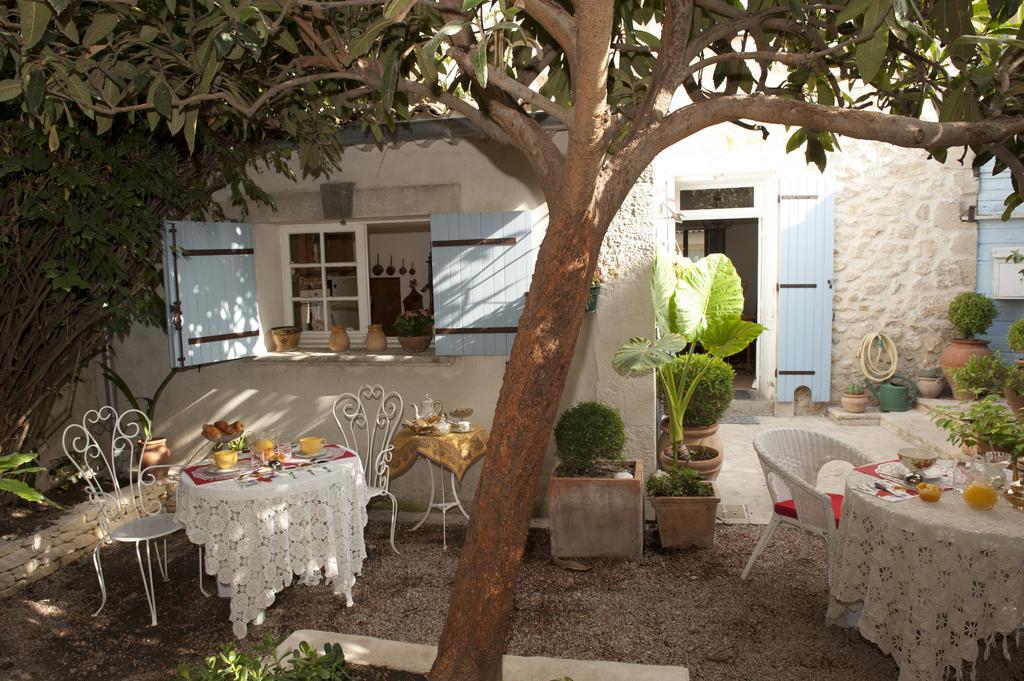 La Maison Du Peintre En Provence Bed & Breakfast Mallemort Exterior photo